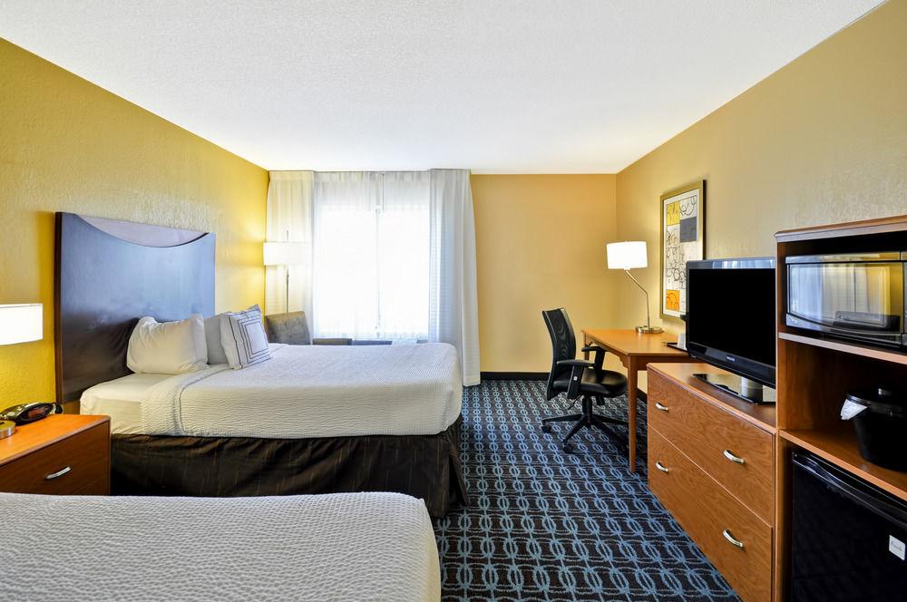 סמירנה Fairfield Inn & Suites By Marriott Atlanta Vinings/Galleria מראה חיצוני תמונה