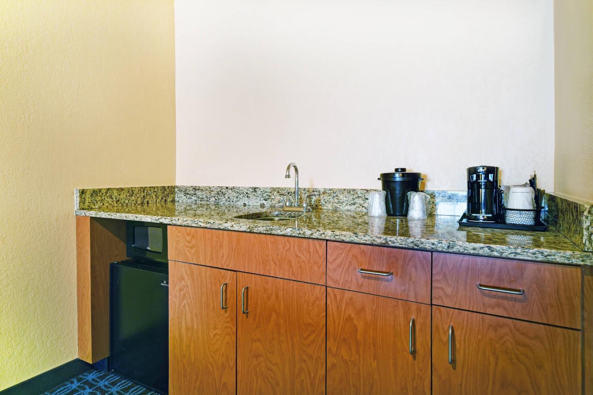 סמירנה Fairfield Inn & Suites By Marriott Atlanta Vinings/Galleria מראה חיצוני תמונה
