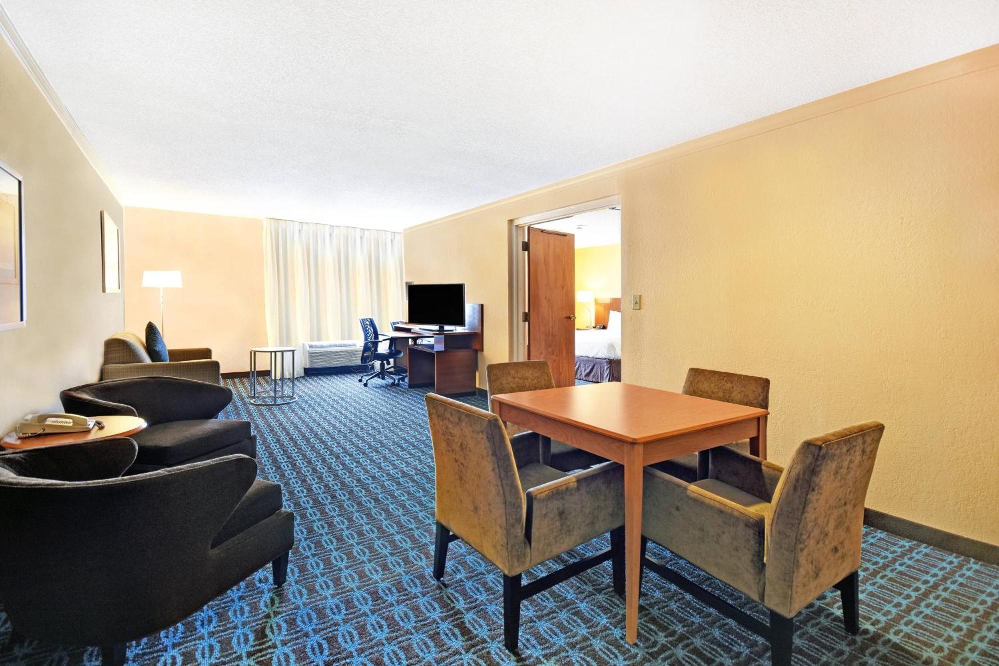 סמירנה Fairfield Inn & Suites By Marriott Atlanta Vinings/Galleria מראה חיצוני תמונה